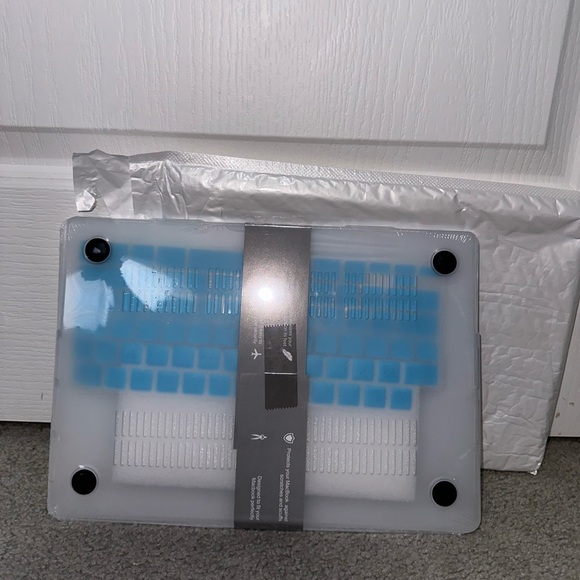 MacBook Pro Case 14in Blue And Gold - Picture 3 of 3